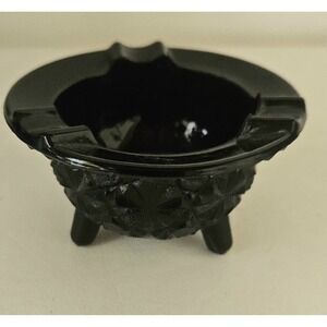LE Smith Black Amethyst Glass Daisy Button 3 Footed Toed Ashtray